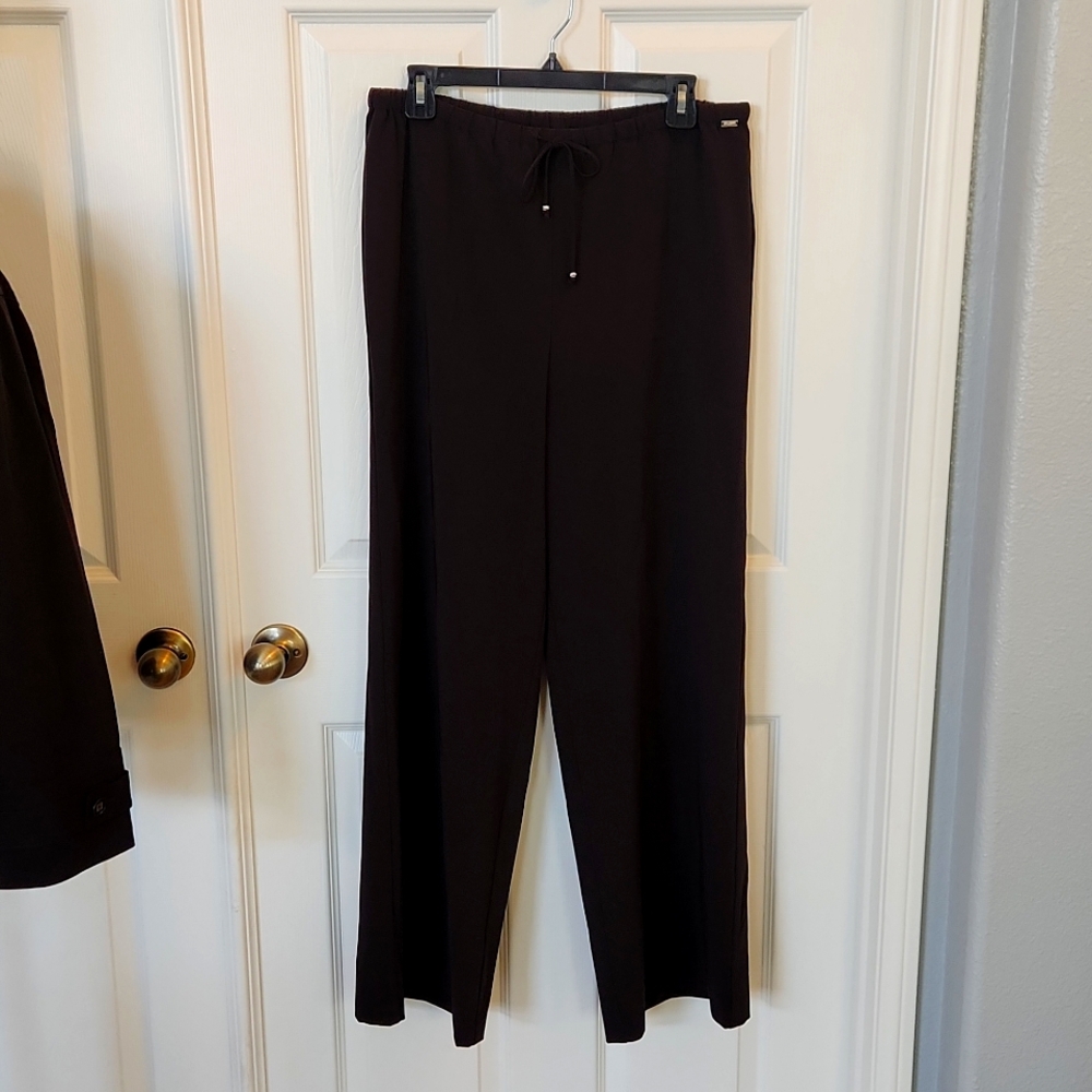 ST. JOHN two piece jacket and pants - Picture 9 of 12